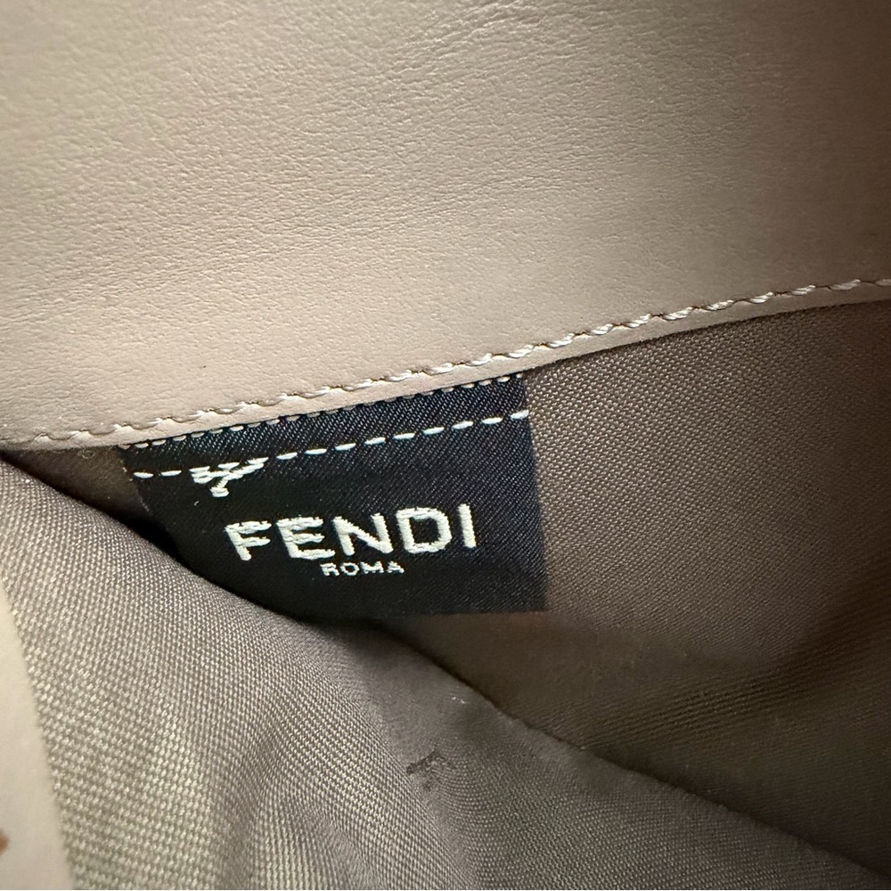 Fendi wallet on chain - Picture 9 of 12